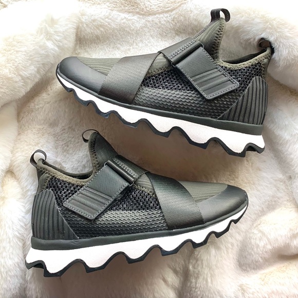 sorel women's kinetic sneak